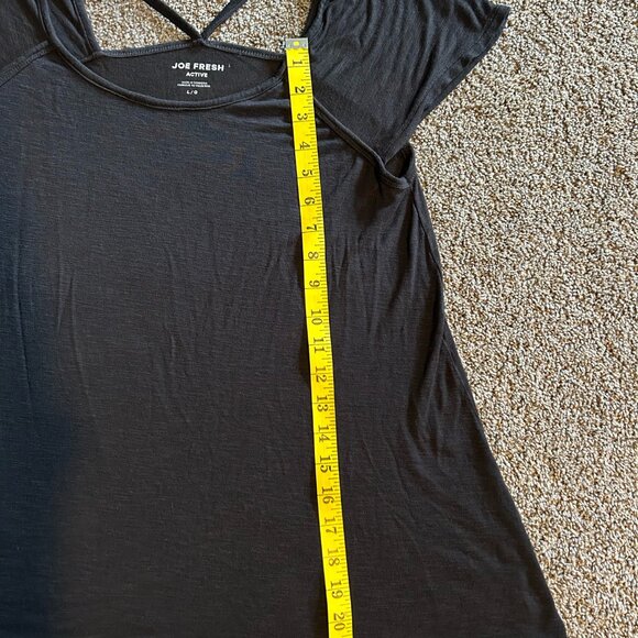 2/$15 Joe Fresh Women's Active T-Shirts Size L - Picture 5 of 6